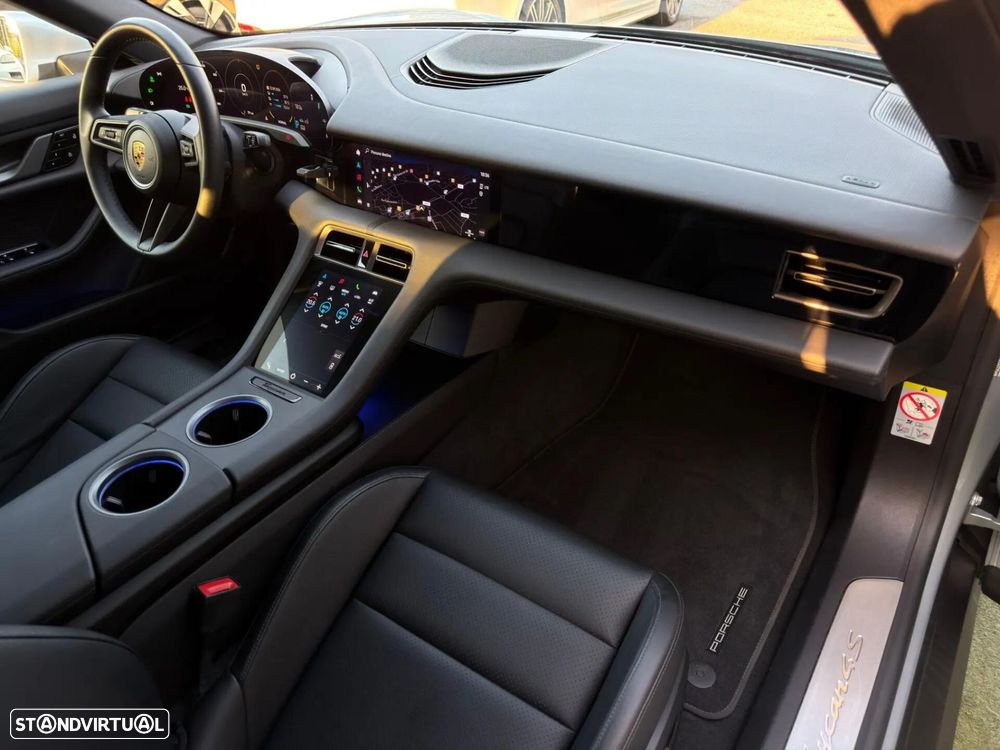Porsche Taycan 4S - 22