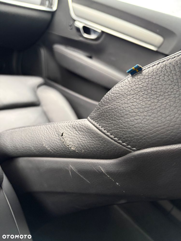 Volvo V90 D4 SCR Momentum Pro - 26