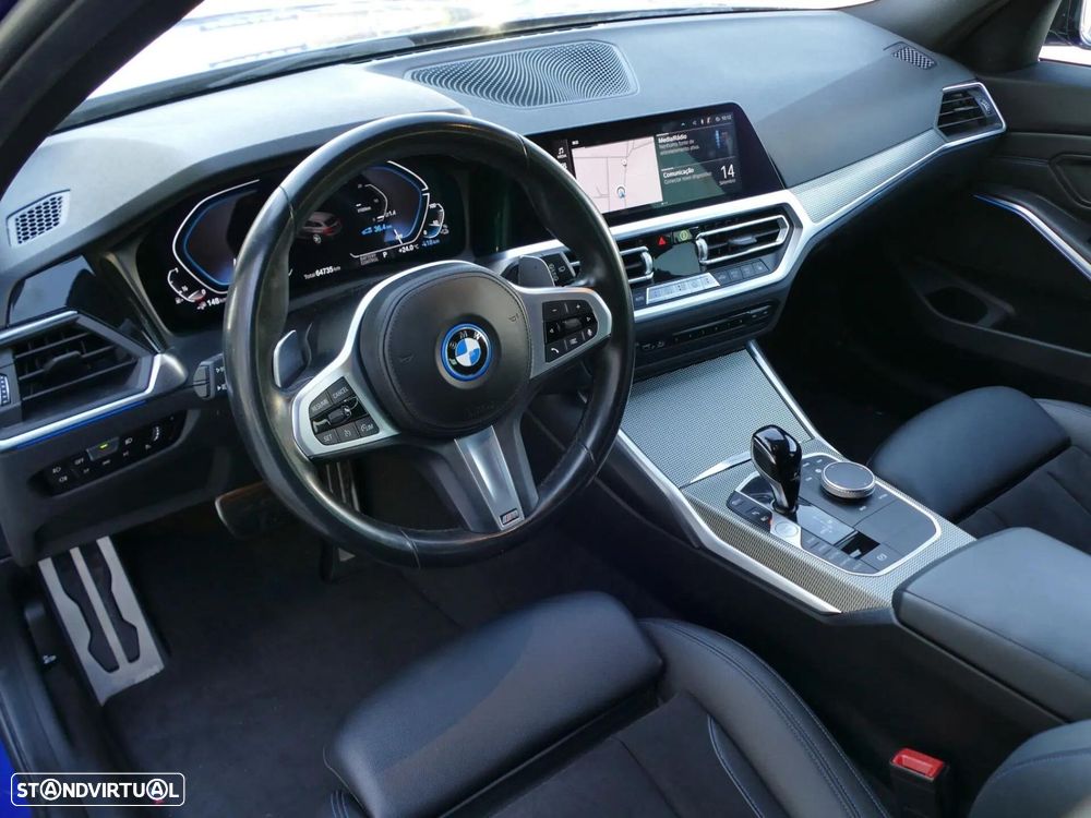 BMW 330 e Pack Desportivo M Auto - 26
