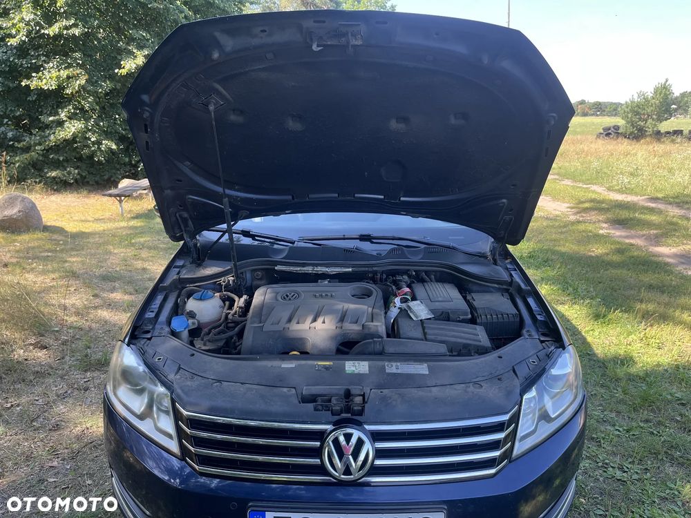 Volkswagen Passat 2.0 TDI Comfortline DSG - 8