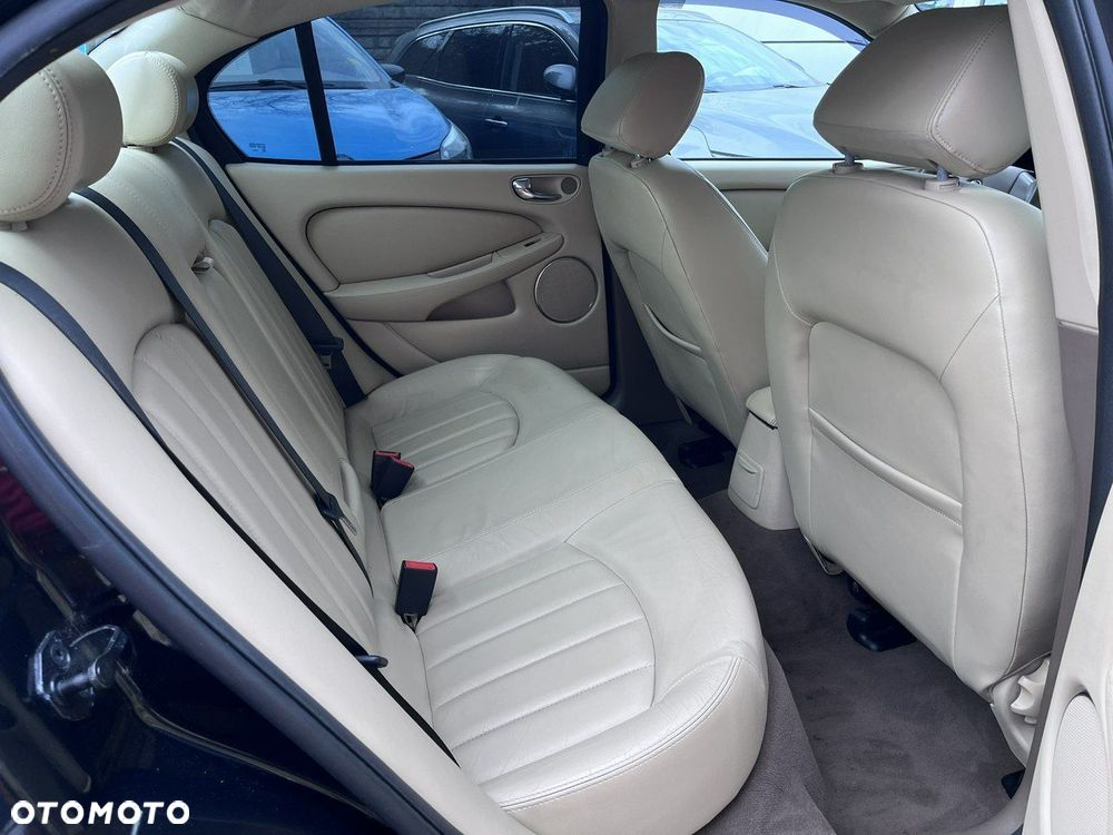 Jaguar X-Type - 21