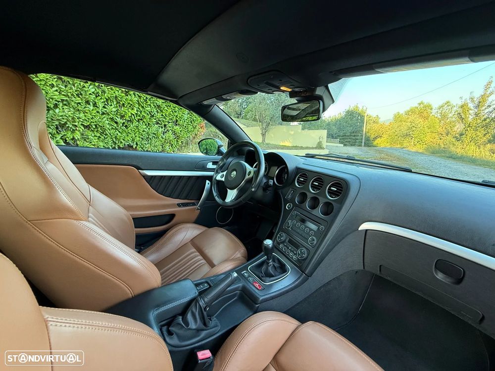 Alfa Romeo Spider 2.2 JTS 16V Exclusive - 11