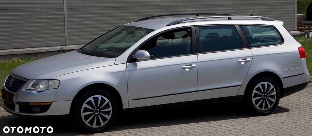 Volkswagen Passat 1.6 FSI Trendline - 12