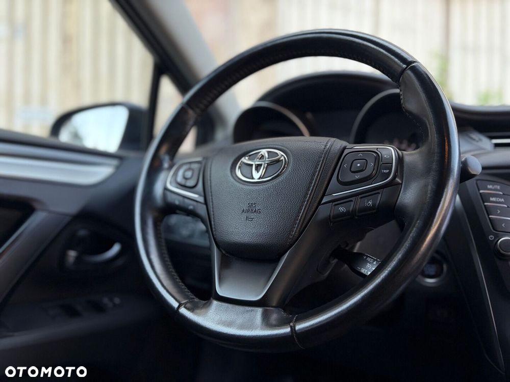 Toyota Avensis - 20