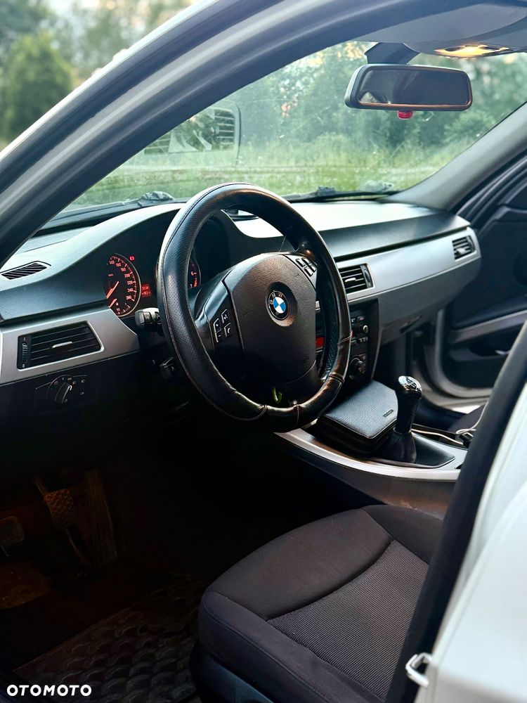 BMW Seria 3 320i - 6