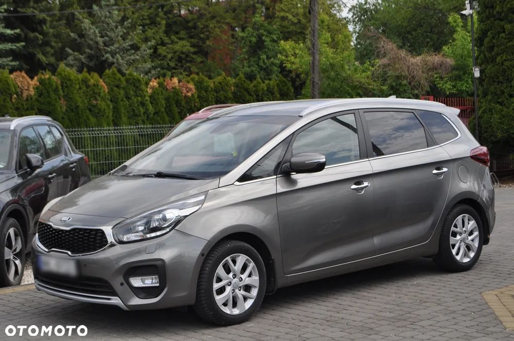 Kia Carens 1.6 GDI L - 1