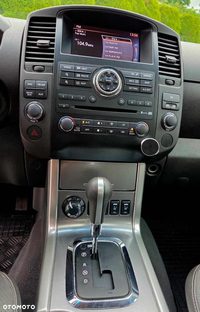 Nissan Navara 3.0 D V6 Platinum Long EU5 - 8