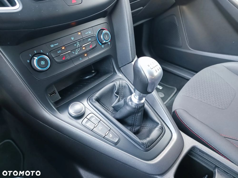 Ford Focus 1.5 EcoBoost STart-Stopp-System ST-LINE - 27