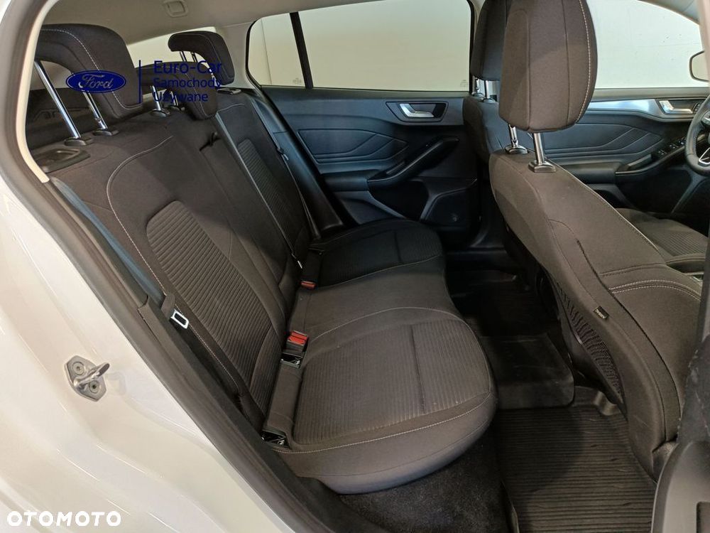 Ford Focus - 30
