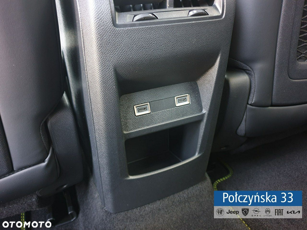 Peugeot 408 - 26
