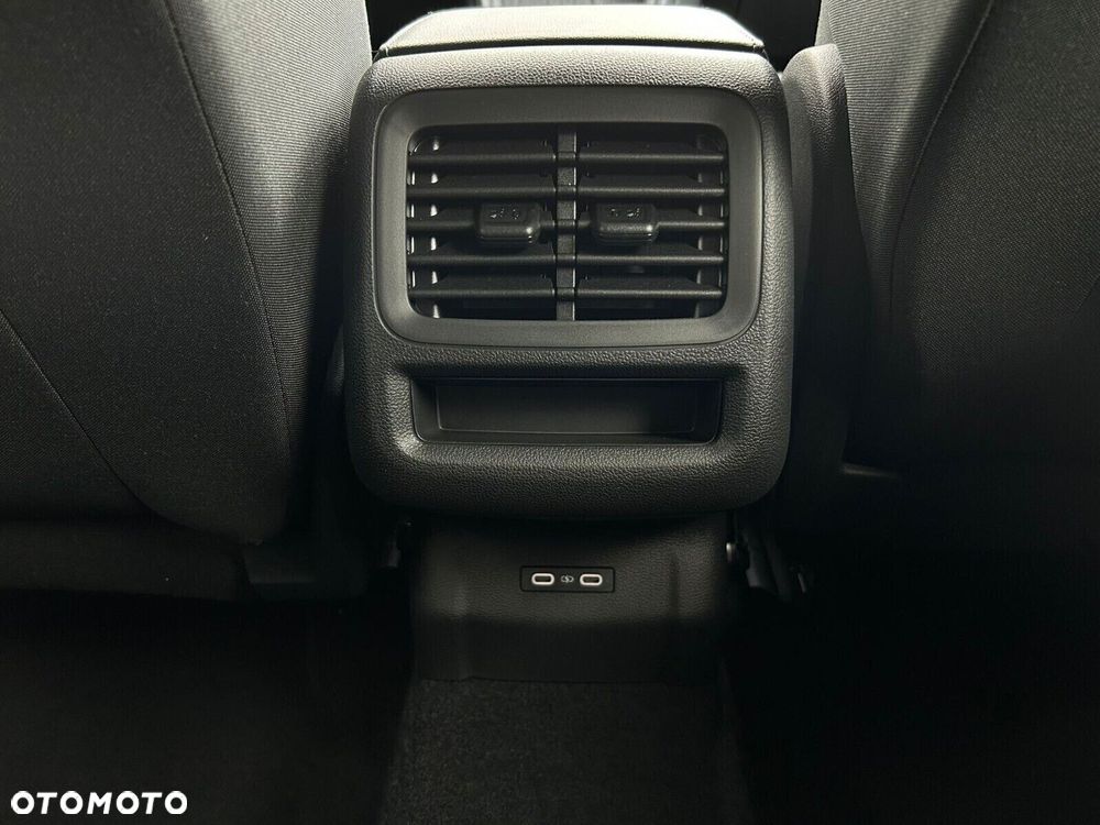Volkswagen T-Roc - 26