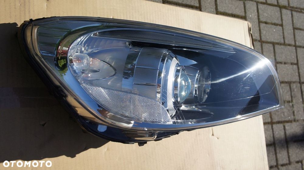 PRZEDNIA PRAWA LAMPA VOLVO V60 S60 XENON - 2