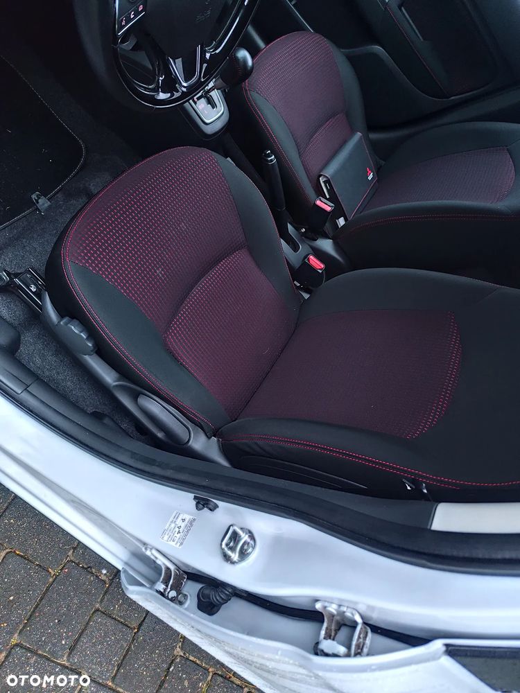 Mitsubishi Space Star AS&G 1.2 CVT Select+ Black - 18