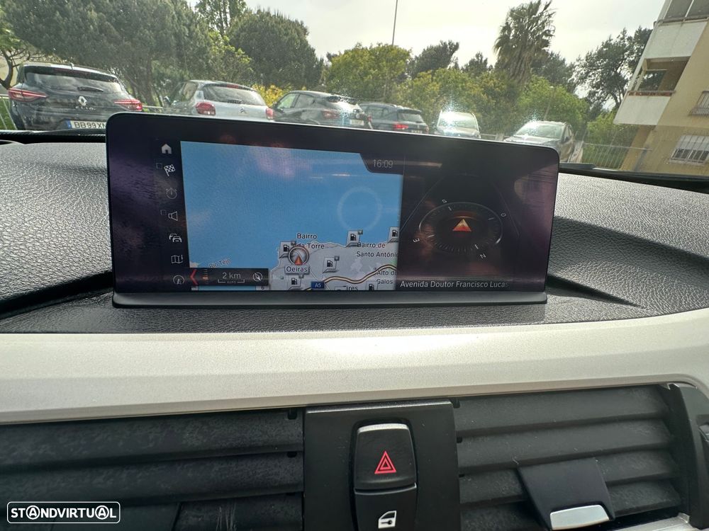 BMW 320 d Line Luxury Auto - 24