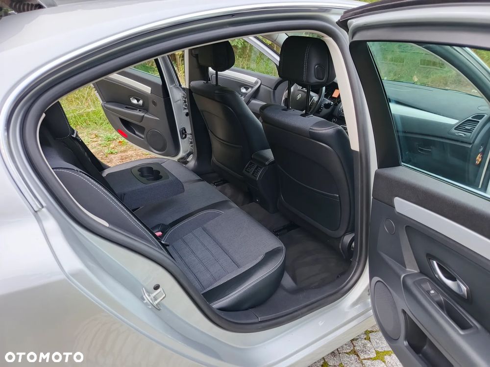 Renault Laguna dCi 150 FAP GT - 15