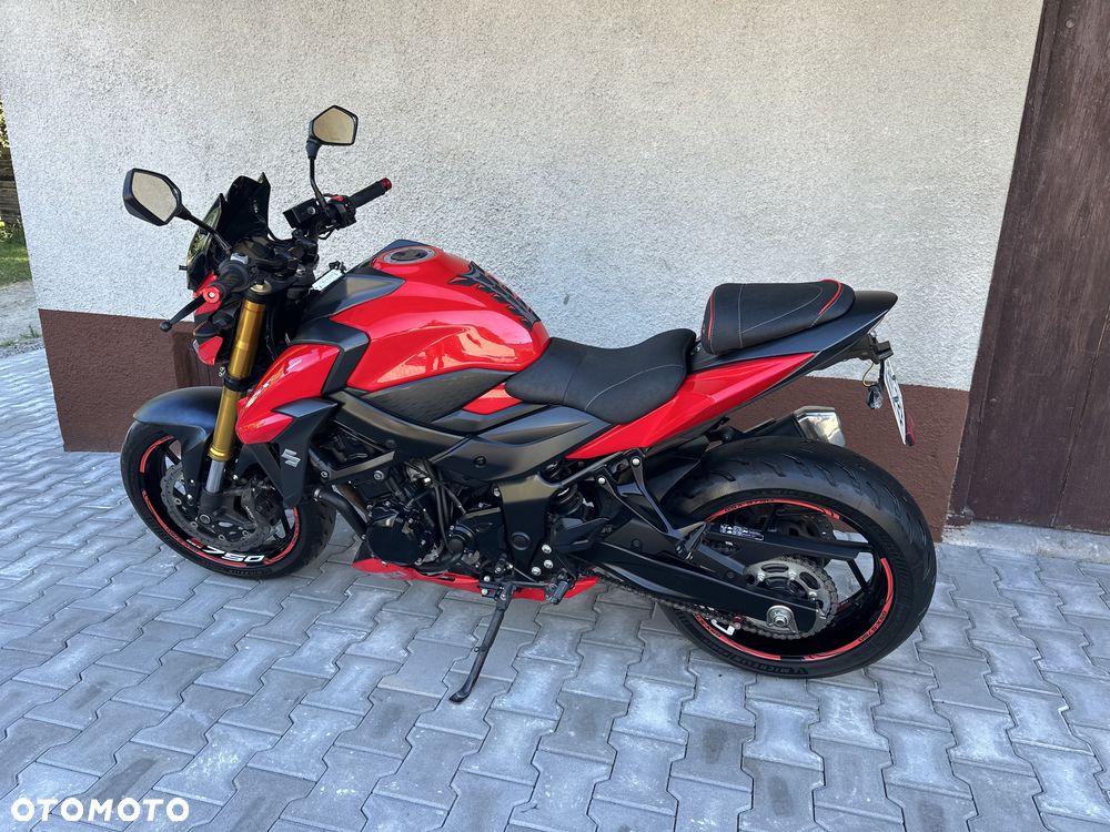 Suzuki GSX - 4
