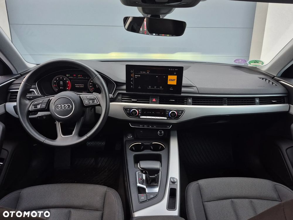 Audi A4 Avant 35 TFSI S tronic - 12