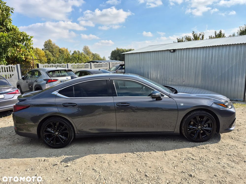 Lexus ES 300h F Sport Edition - 27