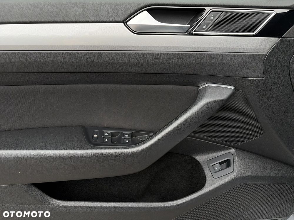 Volkswagen Passat 1.5 TSI EVO Business DSG - 12