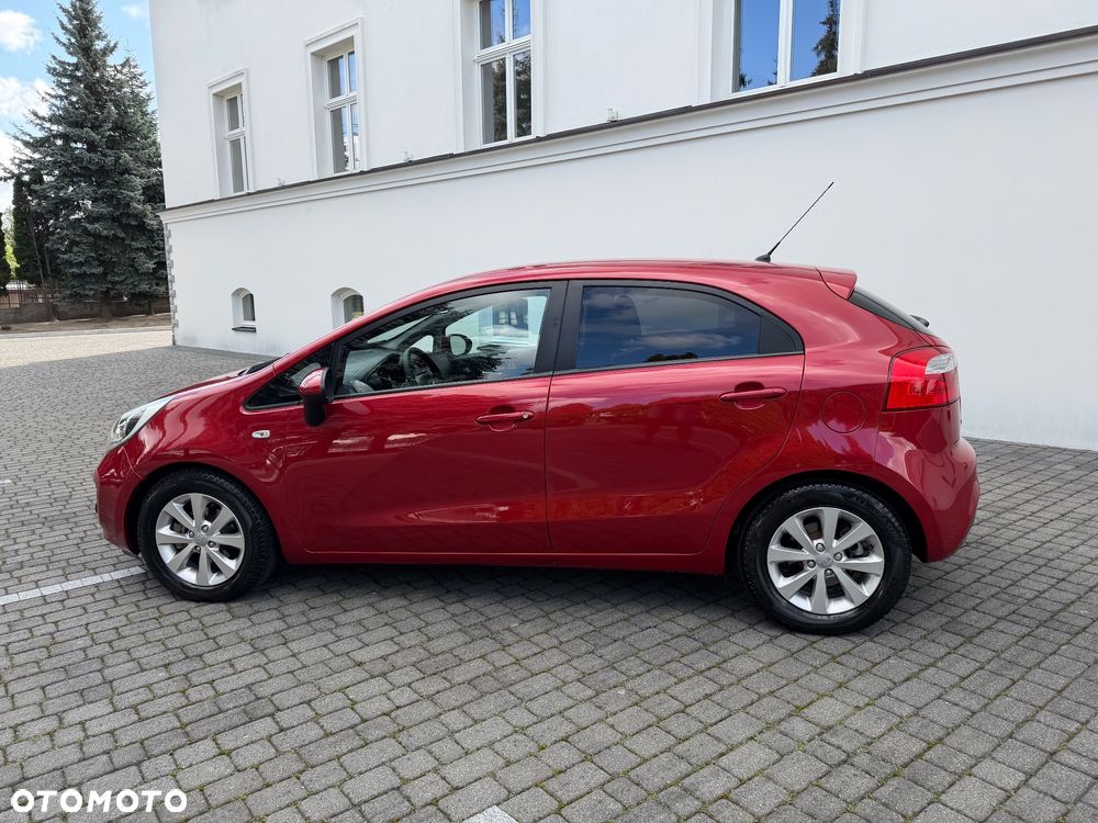 Kia Rio - 16