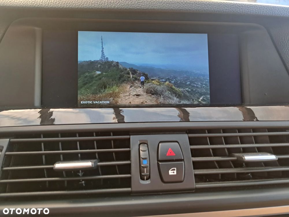 BMW Seria 5 528i xDrive Sport-Aut - 33