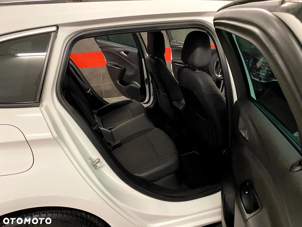 Opel Astra 1.4 Turbo Innovation - 27