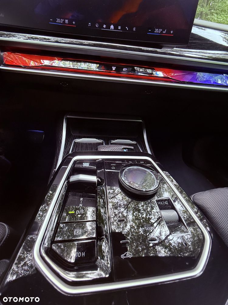 BMW Seria 7 - 21