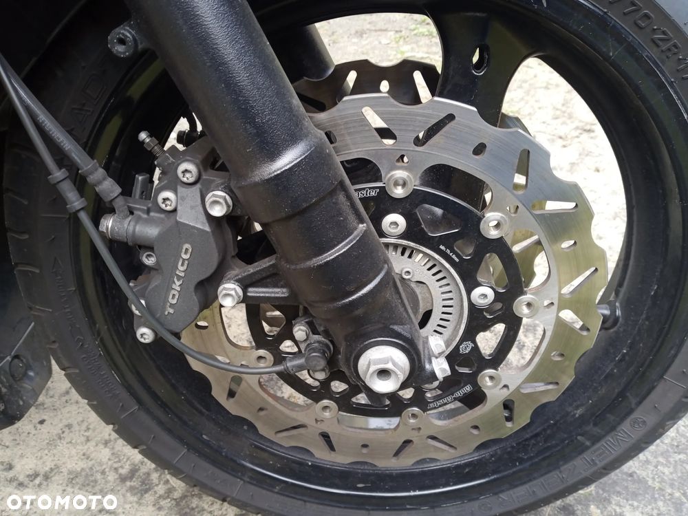 Suzuki GSX - 6