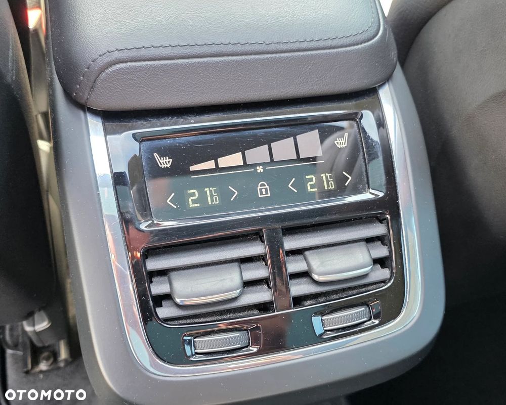 Volvo XC 60 B4 D Ultimate Dark - 30
