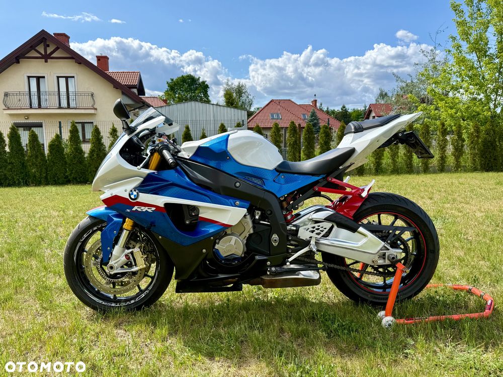 BMW S - 1