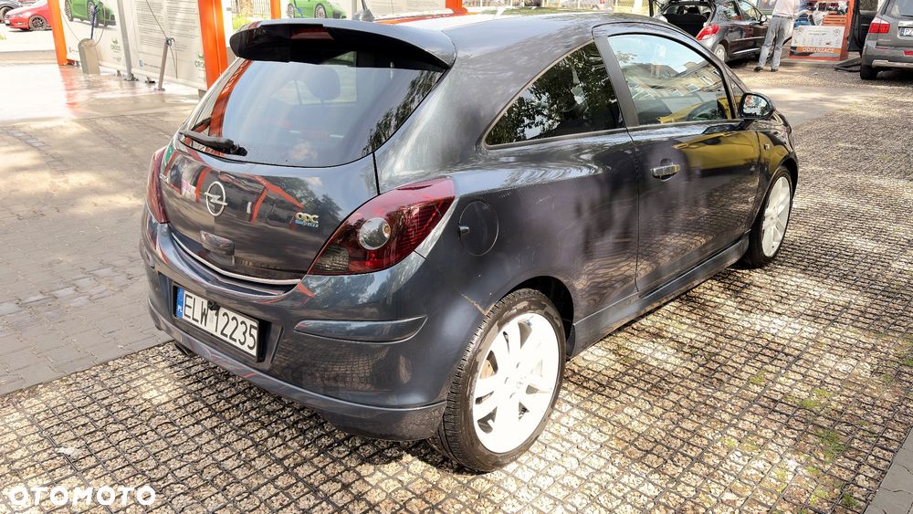 Opel Corsa 1.4 16V Sport - 4