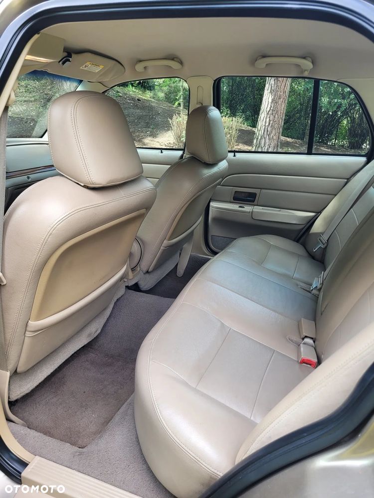 Ford Crown ver-4-6-ltd-lx - 19