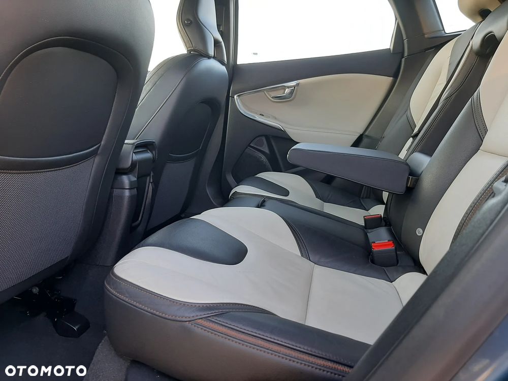 Volvo V40 Cross Country D2 - 17