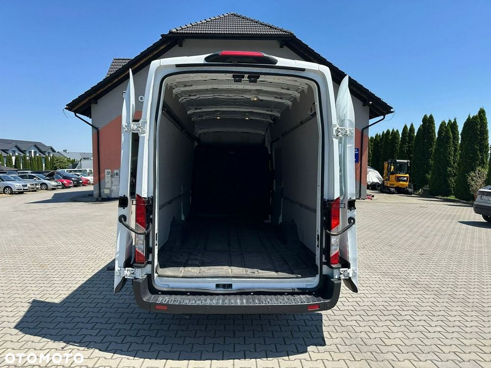 Ford Transit - 12