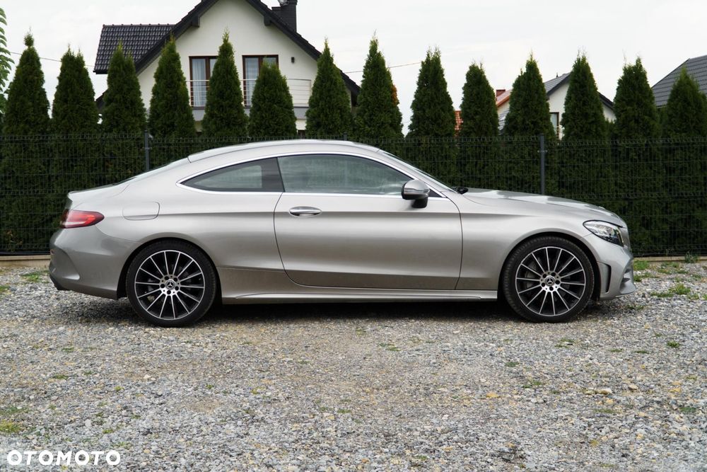 Mercedes-Benz Klasa C 300 9G-TRONIC - 9