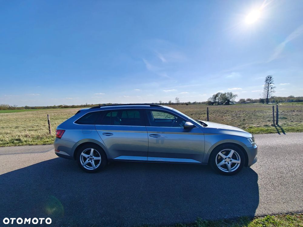 Skoda Superb 2.0 TDI Style DSG - 3