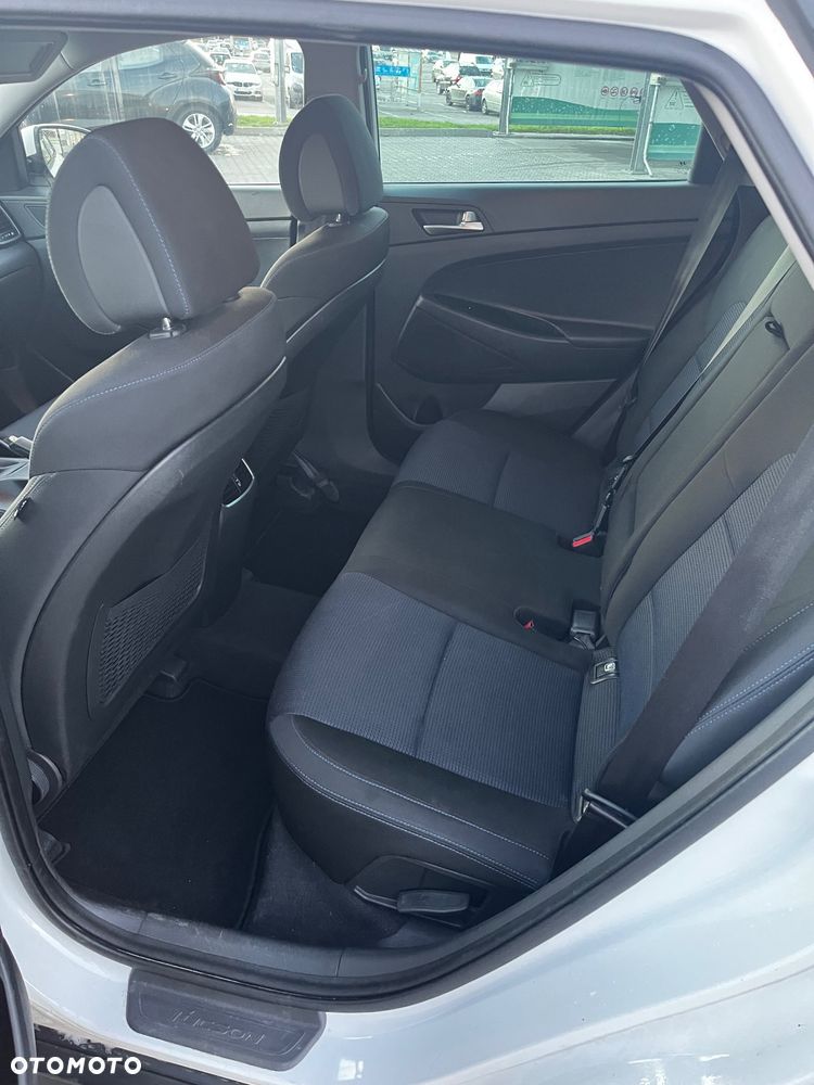 Hyundai Tucson 2.0 CRDI BlueDrive Comfort 2WD - 11