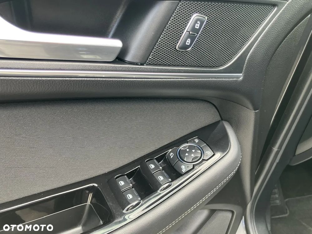 Ford S-Max 2.0 TDCi Titanium PowerShift - 30