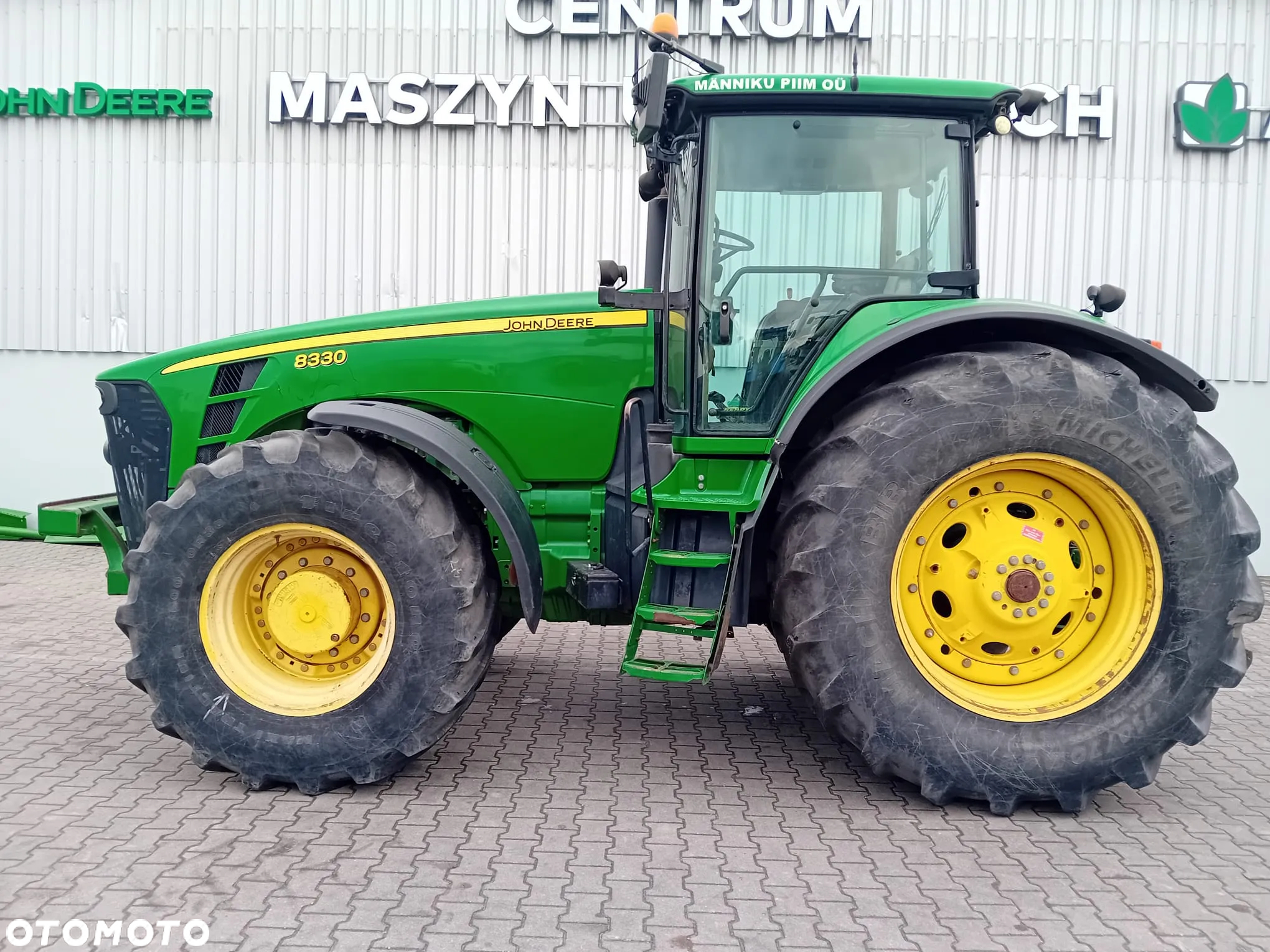 John Deere 8330 - 2