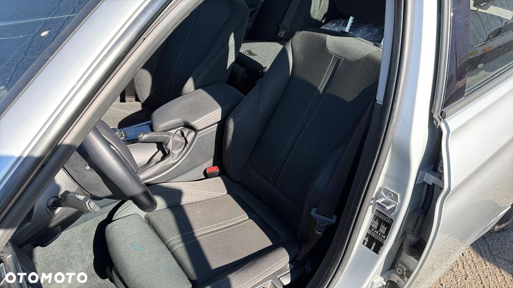 BMW Seria 3 318d Edition Luxury Line Purity - 36