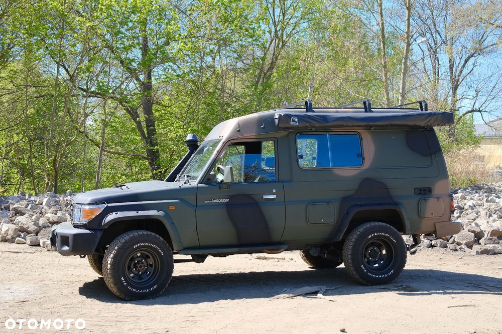 Toyota Land Cruiser - 16