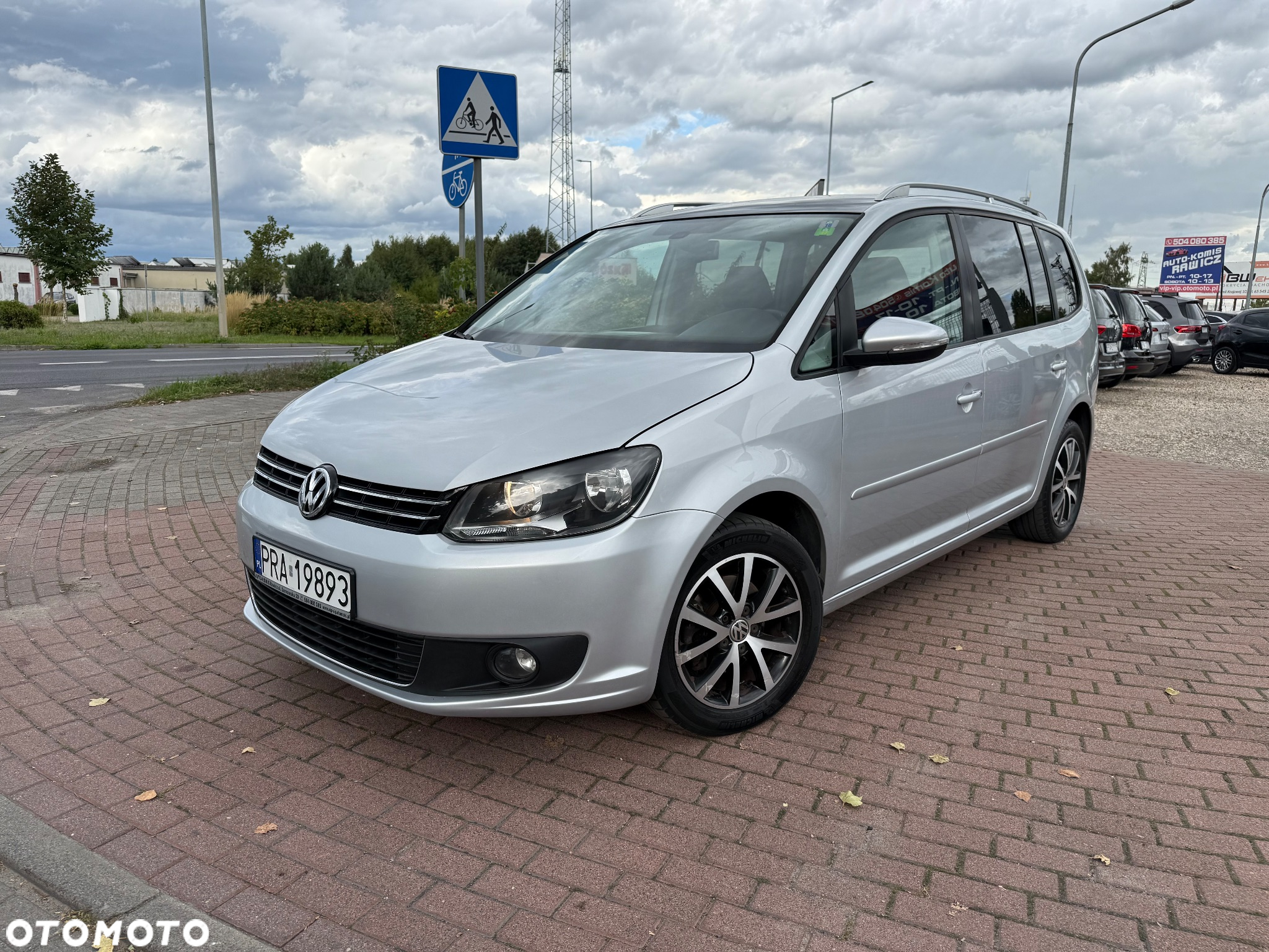 Volkswagen Touran 1.6 TDI DPF BlueMotion Technology Trendline - 23