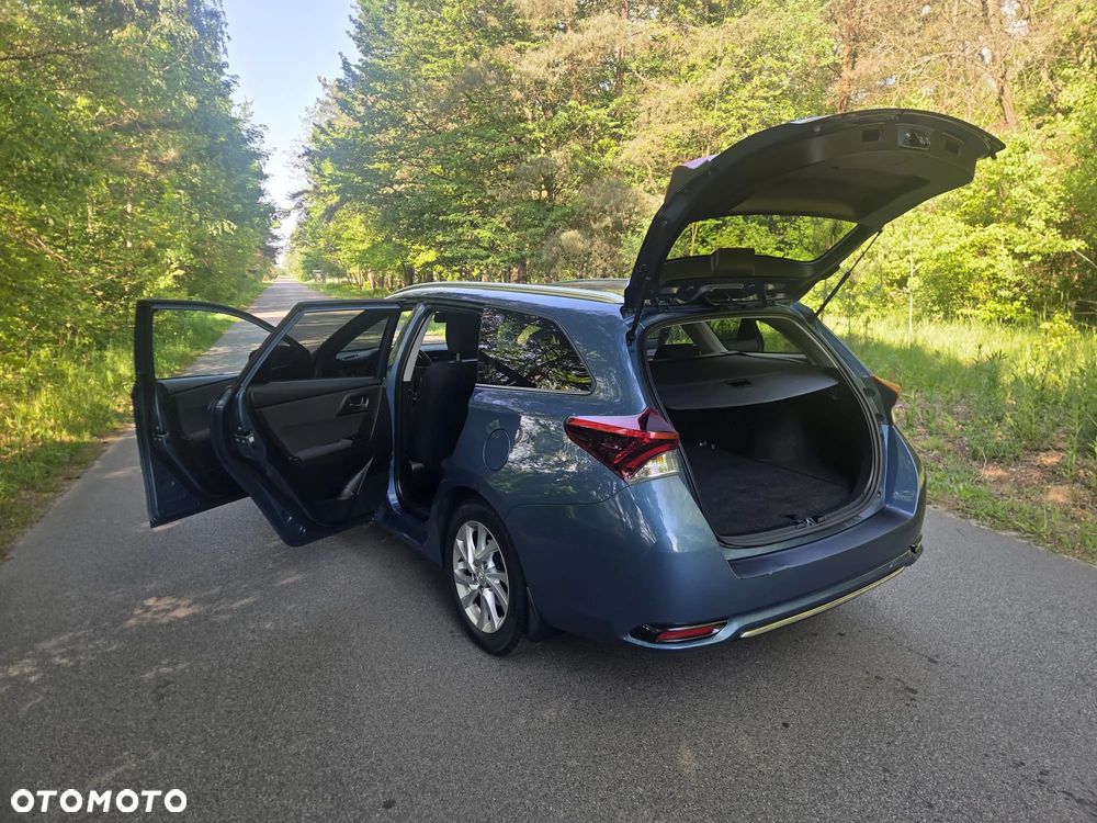 Toyota Auris - 12