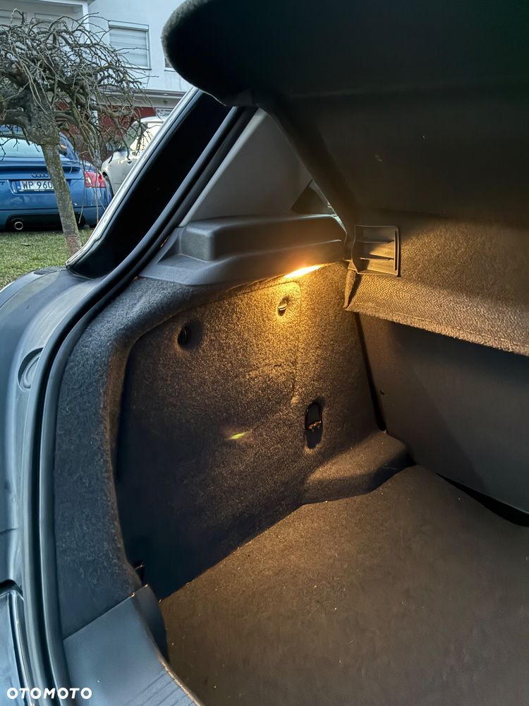Opel Astra 1.6 Turbo - 10