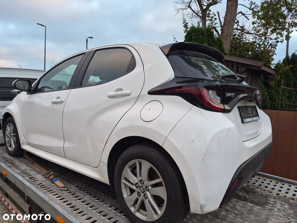 Toyota Yaris 2024 photo 3