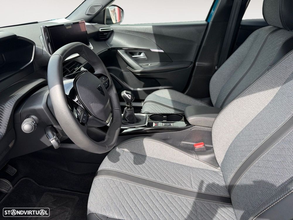 Peugeot 2008 1.2 PureTech Allure — fotografia 9