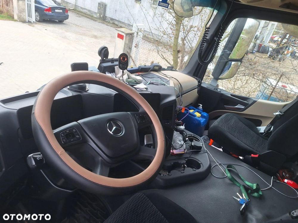 Mercedes-Benz ACTROS - 12