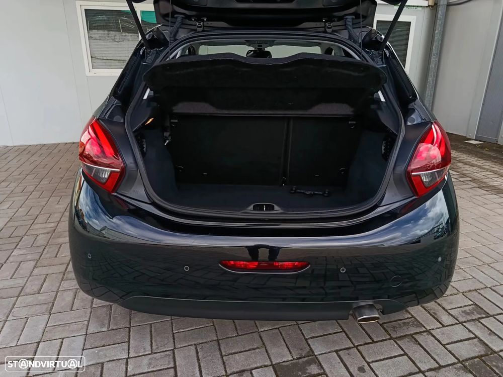 Peugeot 208 1.2 PureTech GT Line EAT6 - 27
