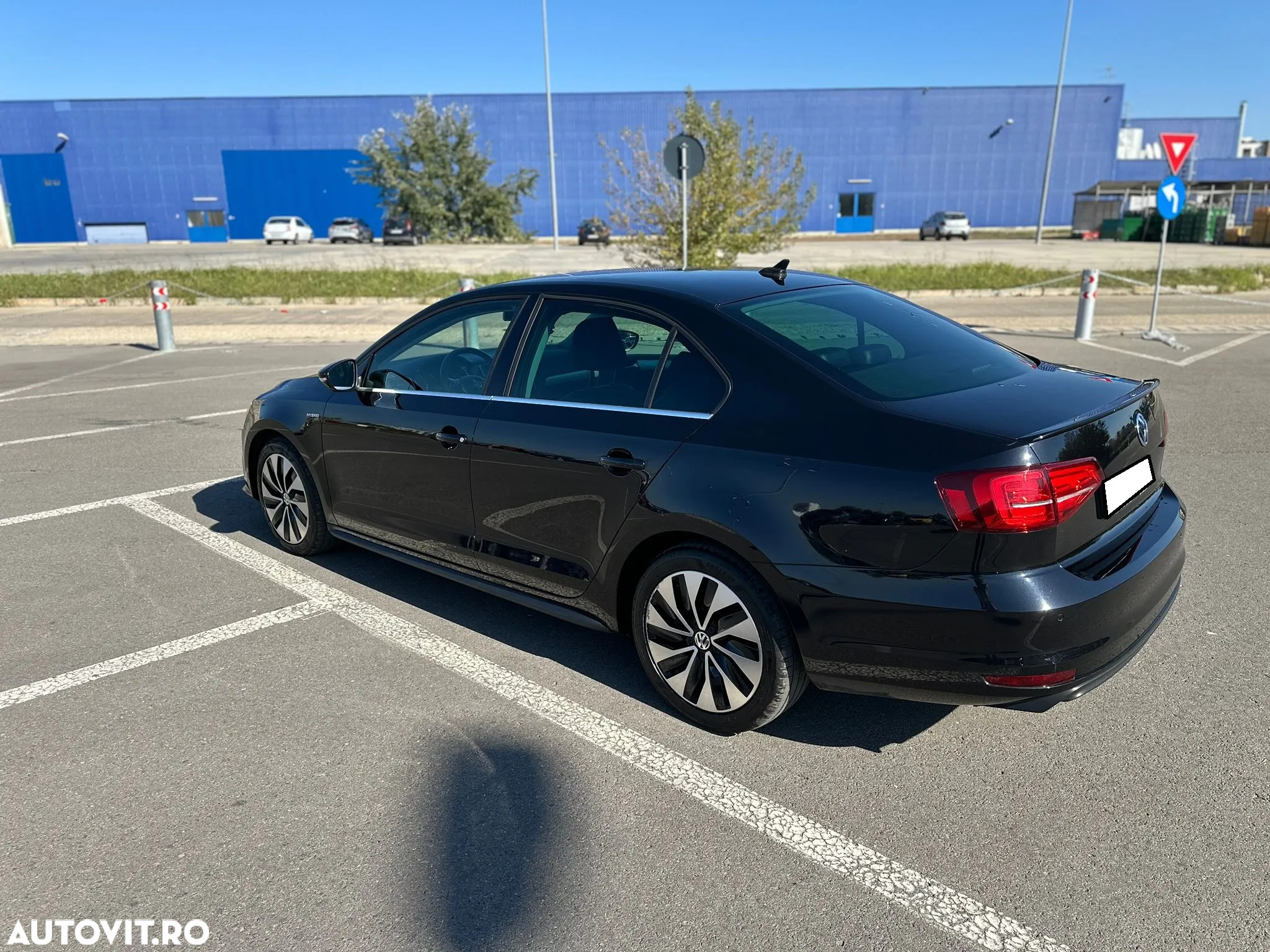Volkswagen Jetta - 2