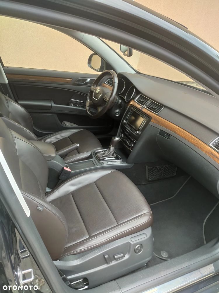 Skoda Superb 2.0 TSI L&K DSG - 26